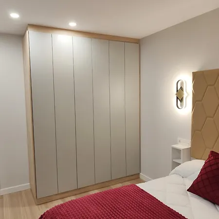 Centro Caveda Apartahotel 4*