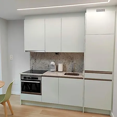 Lägenhetshotell Centro Caveda 4*